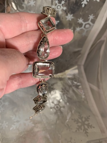 ❤️MUSEUM COLLECTION Clear Quartz Gemstone Bracelet Black Velvet Gift Box NIB - Picture 3 of 24