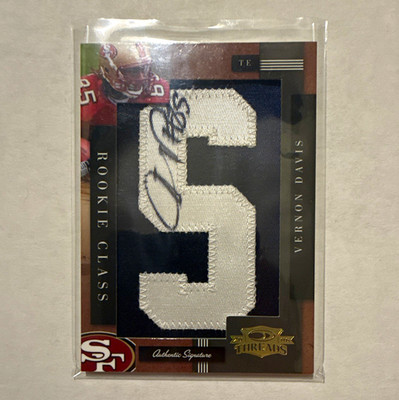 2006 Donruss Threads Vernon Davis Rookie Class Rookie Auto Letter Patch /100