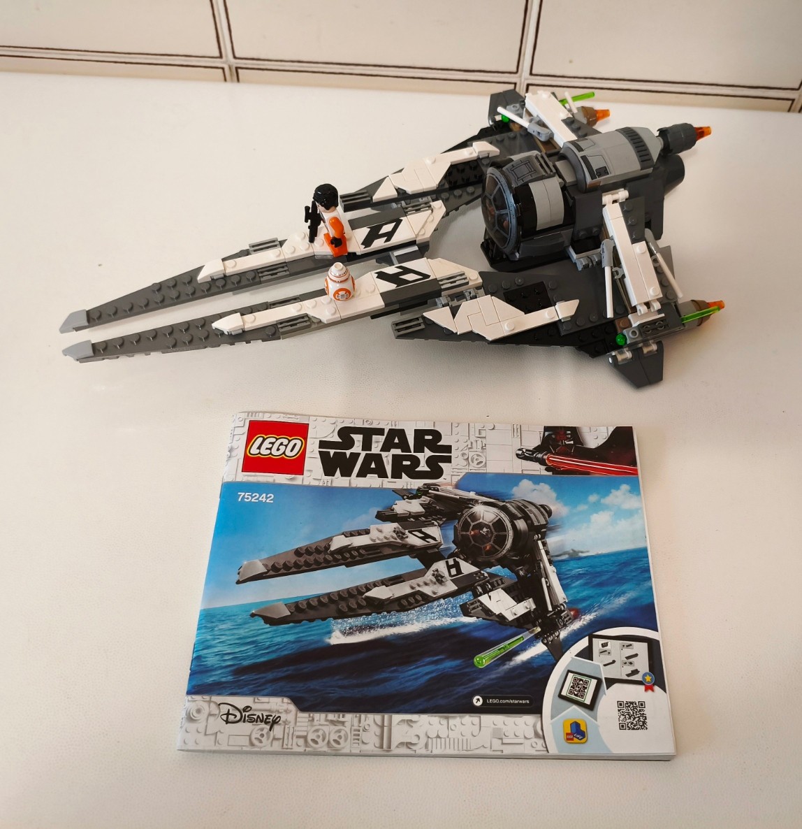 LEGO Star Wars 75242 Black Ace TIE Interceptor (6631b) instruction e minifigures