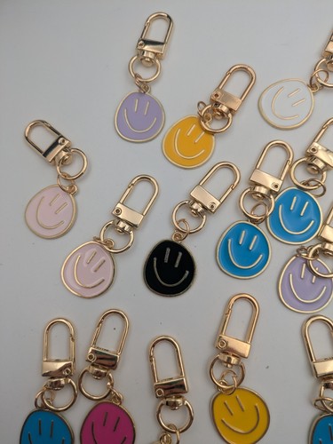 19 Smiley Face Bag Clip Purse Backpack Charms Keychains - Picture 4 of 7