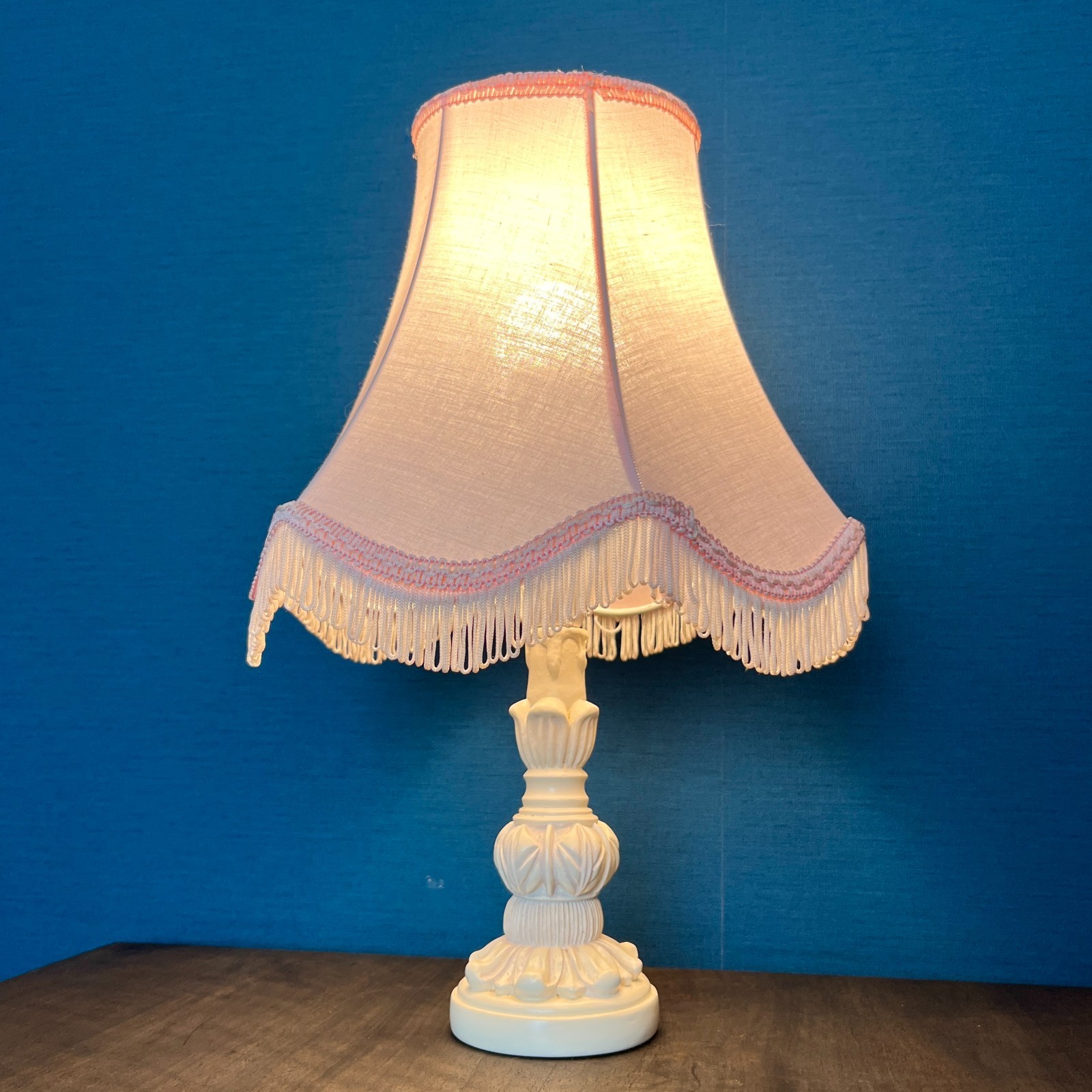 Vintage Table Lamp Cream Ornate Resin Bedside Lamp Shabby Chic Working Hall Lamp image 7