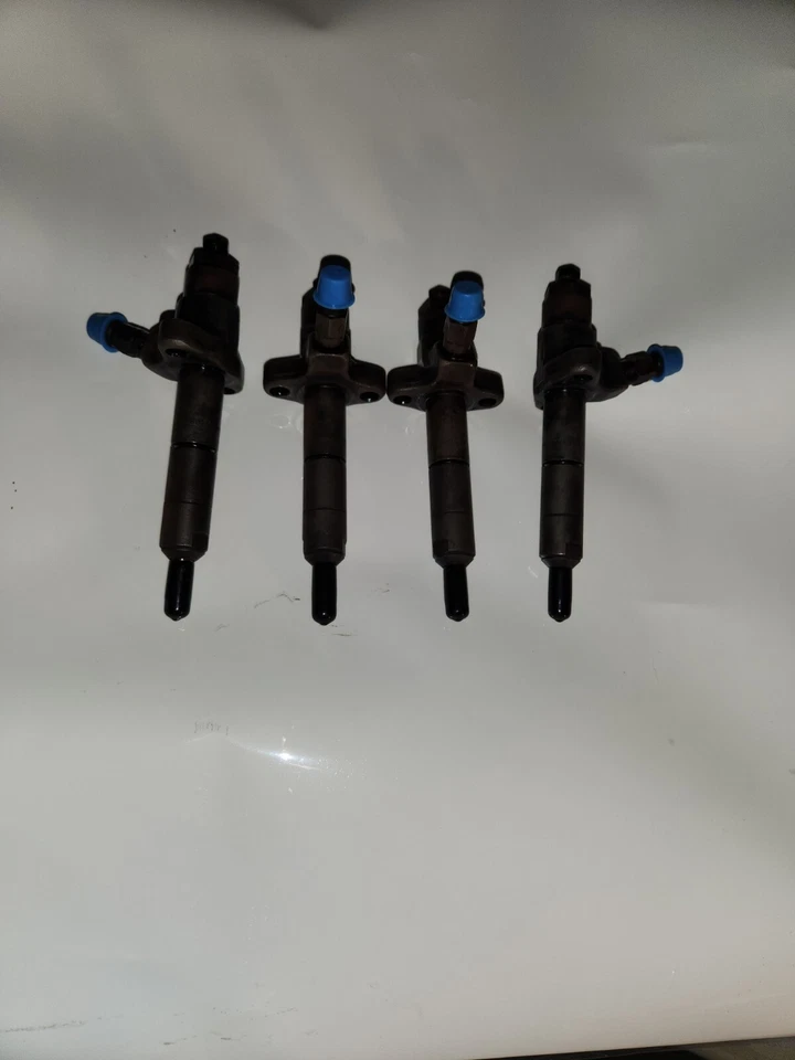 Dresser- International- TD8E-125E CRAWLER, DT239 fuel injectors (set of 4) - Image 3 of 3