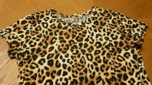 Women's Animal Print Blk/Gold/Cream 100% Cotton by "Pink" Size M SS Top - Picture 2 of 5