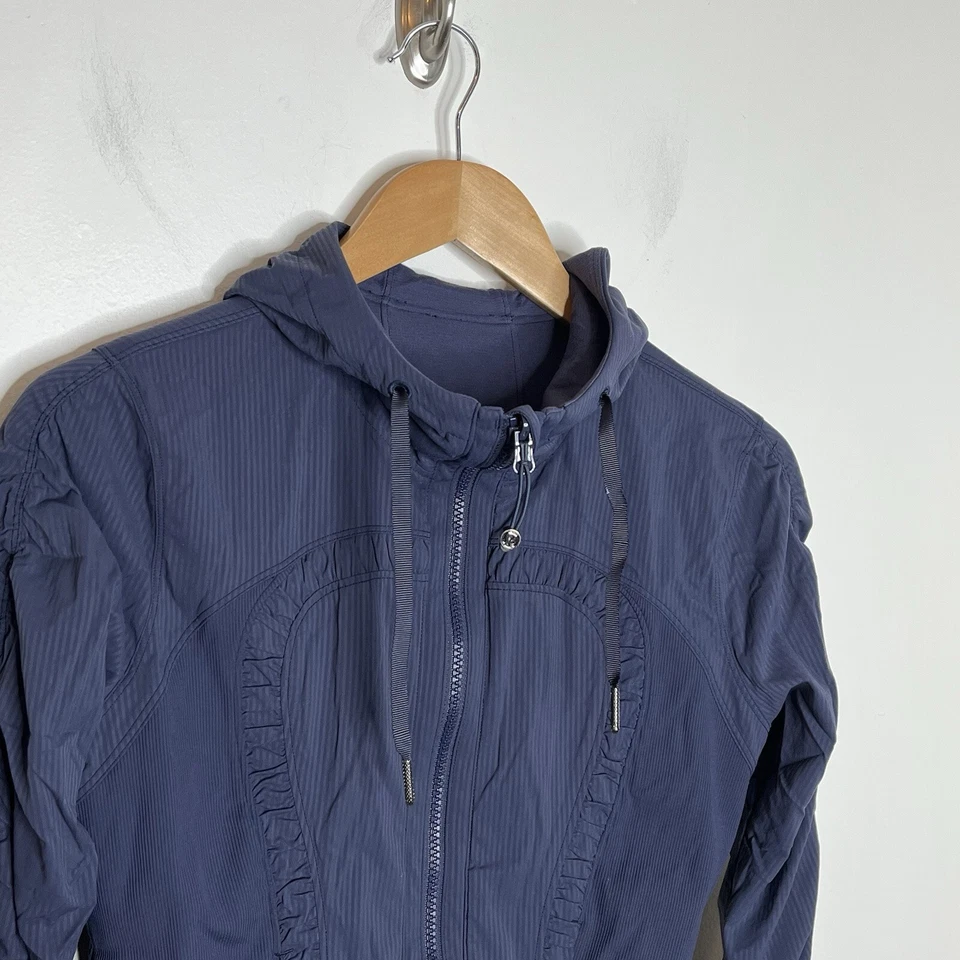 Chaqueta Lululemon Reversible Dance Studio III Azul Cadete Para Mujer 6 Cremallera Completa Sudadera con Capucha Foto 2 de 4