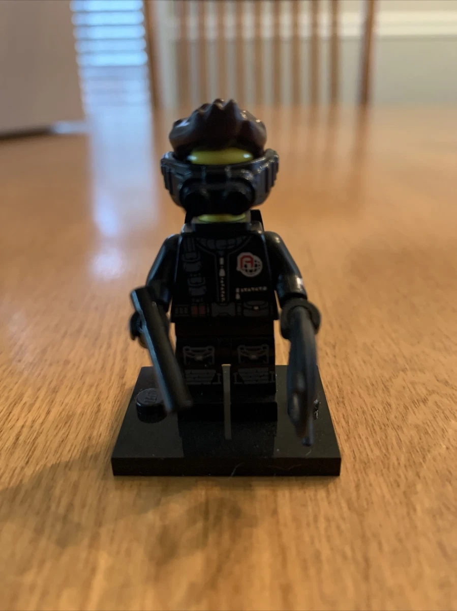 Lego series 16 minifigure spy