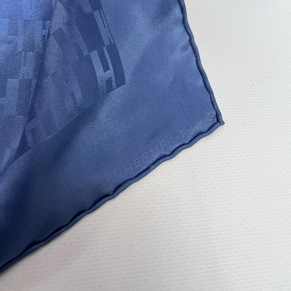 Hermes Seda Bolsillo Cuadrado Monograma Estampado Foto 2 de 4