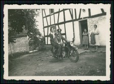 Foto -  Wehrmacht Soldat Frau Motorrad Kennzeichnung IZ 209096 DKW NSU Victoria
