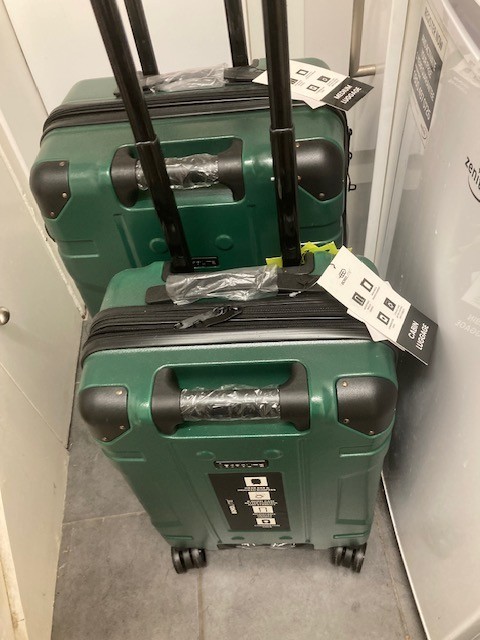 OFERTA LIQUIDACIÓN PAR DE FUNDAS RÍGIDAS EXPANSIBLES