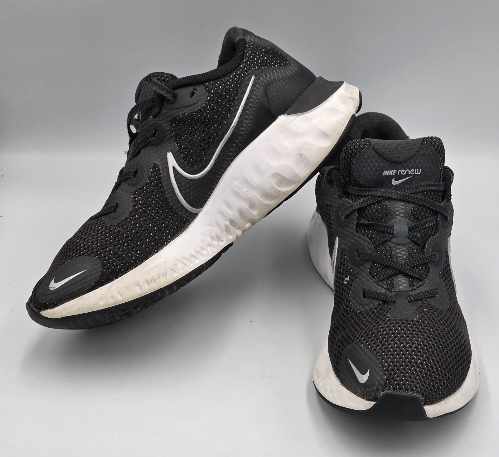 Nike Renew Men’s Size 9.5 Running Black/White Gym Workout Shoes Sneakers  thumbnail 6