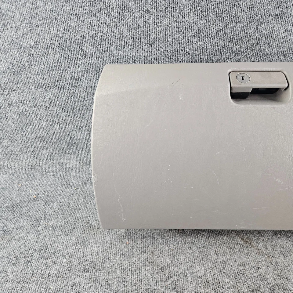 03-09 Toyota 4Runner Salpicadero Delantero Guantera Compartimento Almacenamiento Puerta Gris Foto 2 de 4