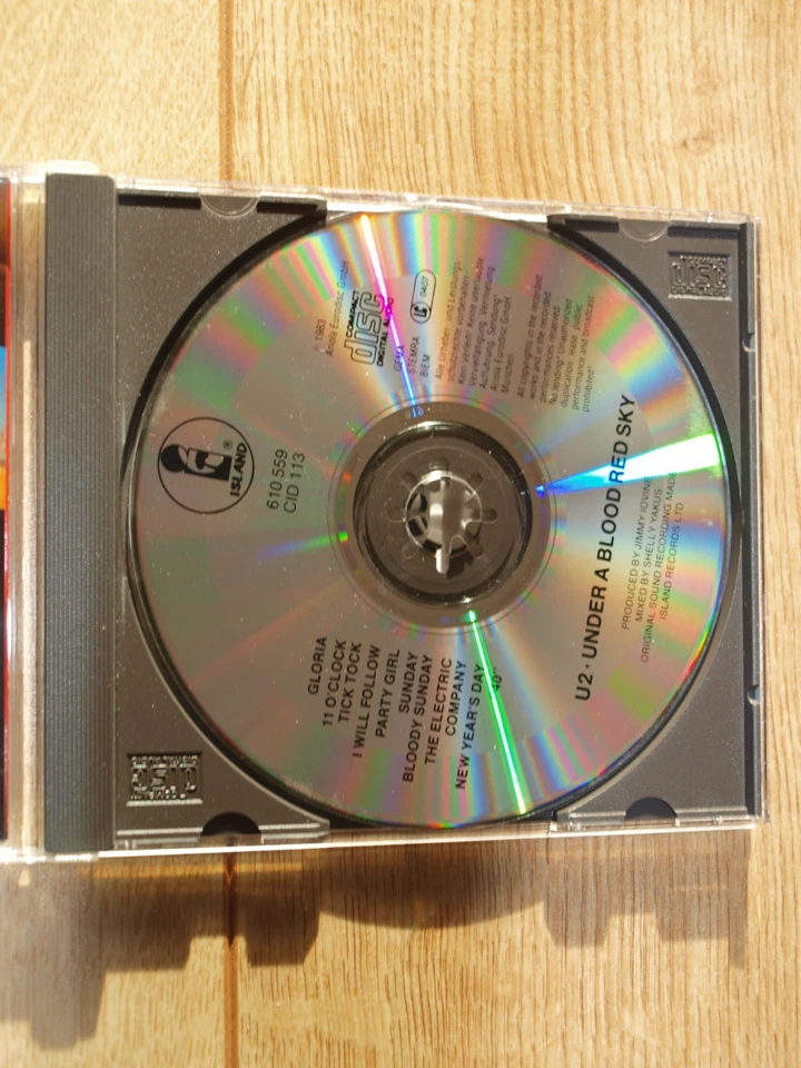 U2 Live Under a Blood Red Sky - Bild 3 von 4