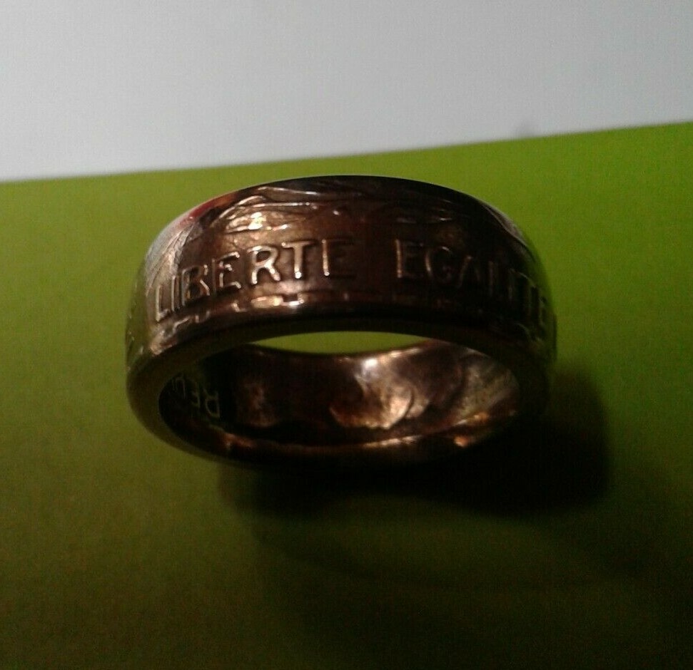 Foto 1 di 9