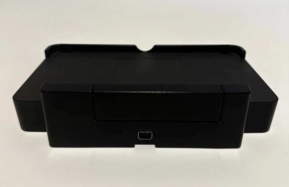 Official Genuine Nintendo 3DS Charger Stand - Power Adaptor/Cable included - VGC - Image 3 of 4