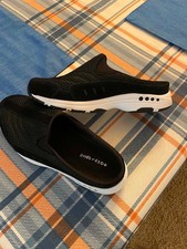 Easy Spirit Women's Black slip-on Mule Walking Sneakers, New without box 6 wide