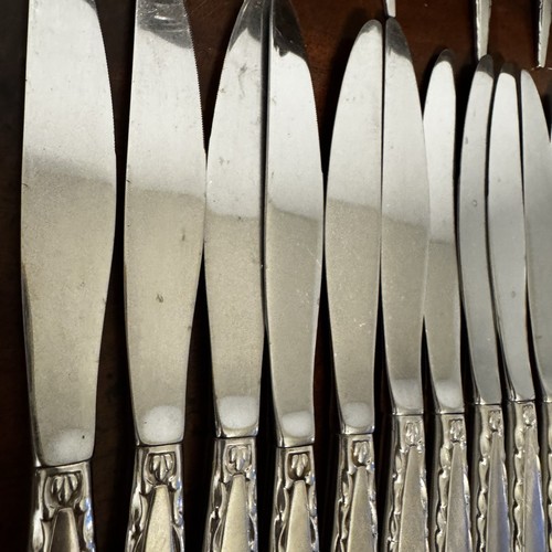 69 Piece Vintage ONEIDA COMMUNITY VENETIA STAINLESS FLATWARE SET - Picture 3 of 20