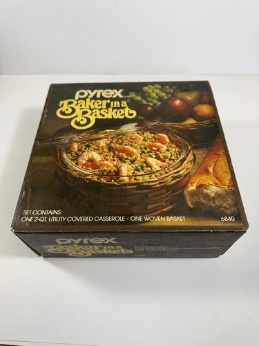 Vintage Pyrex Baker In A Basket 2 Qt. Covered Casserole Dish & Basket 6840