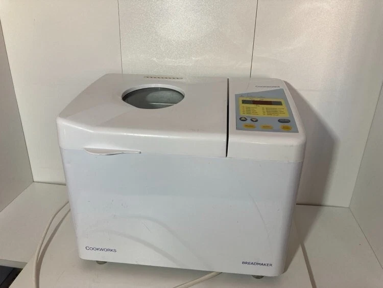 Bread Maker Cookworks White 10 Programmes Model #B6989 - Image 3 of 4