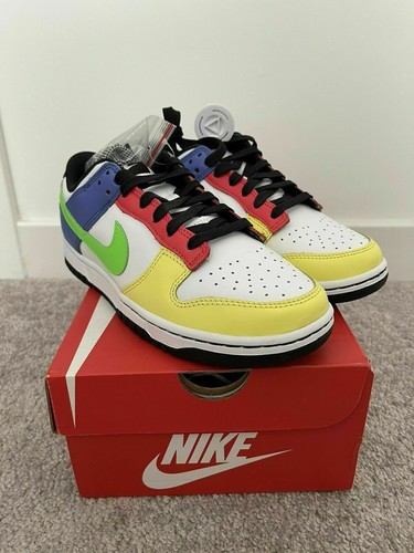 nike dunk low green strike