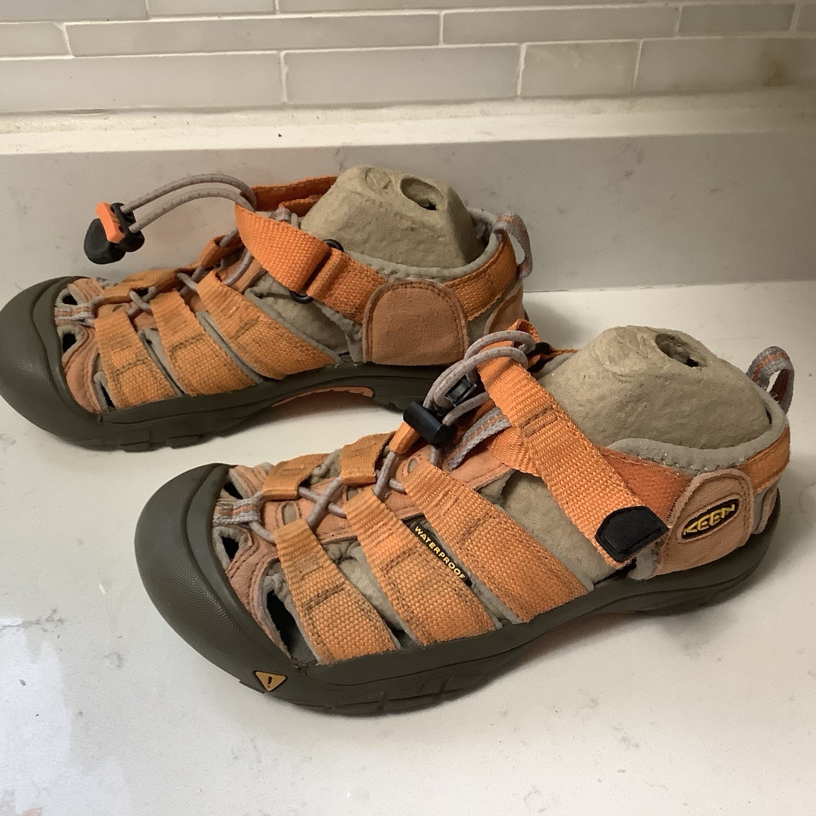 Sandali impermeabili KEEN Newport H2 arancione brillante gioco quotidiano giovani taglia 2