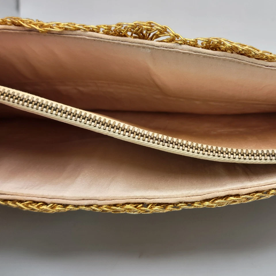 Bolso sin asas genuino vintage de los años 40 tejido con cuentas doradas con cremallera prigonal tirador 11" Foto 4 de 4