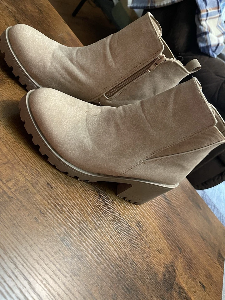 Botas para mujer talla 7,5 Foto 2 de 4