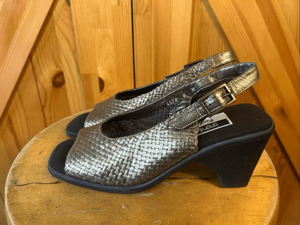 Andre Assous Featherweights Cuero Tejido Dorado Talla 8M Foto 3 de 4