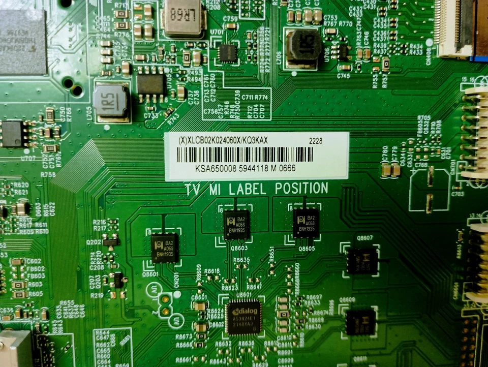 65" Video QLED For Parts, Screen Was Broken! Everything Is New With 2 Remotes - Image 3 of 4