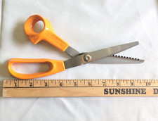 Fiskars Pinking Shears 10  Zig Zag Sawtooth Blade Scissors Shears -Stainless