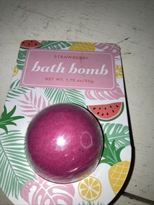 Glow diamond shaped bath bomb mini Strawberry bath bomb Up2
