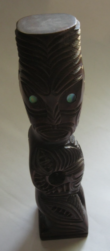 FIGURINA IN LEGNO TIKI ANCESTRALE MAORI NUOVA ZELANDA vintage - Foto 7 di 10