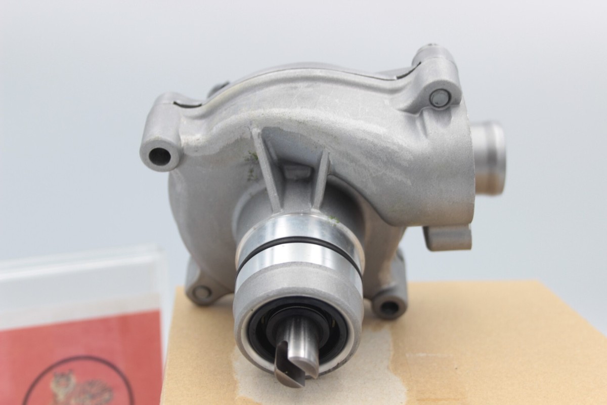 KAWASAKI Genuine PUMP WATER 49044-1087 Fit 1990 - 2002 Ninja