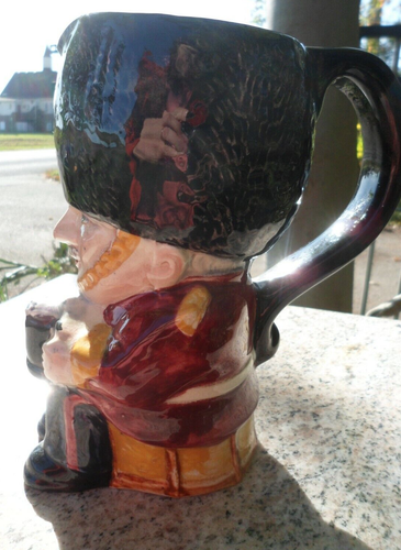 Guardsman Toby Pitcher Hand Painted Staffordshire Shorter & Sons England Guard - Picture 7 of 11