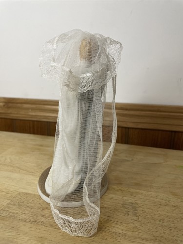 Bride & Groom Over The Threshold Enesco Treasured Memories Wedding Figurine 1990 - Picture 5 of 7