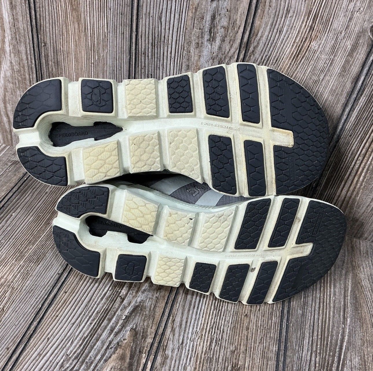 On Cloud Cloudrunner Women's Size 7 - image 2