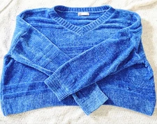 SO Goods for Life Women's V-Neck Crop Sweater - New Without Tags