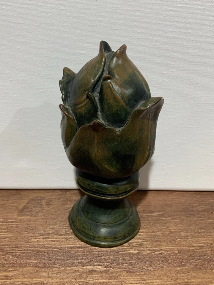 Figura estatua de alcachofa de resina Foto 2 de 4