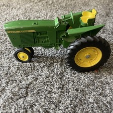 John Deere Vintage Die-Cast Tractor Made in USA (possible ERTL) 1/16 Diecast