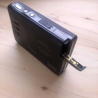 Sony Walkman WM FX70 Portable Cassette Player Radio Vintage Japan