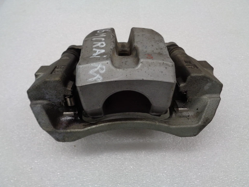 Pinza de freno trasera derecha del lado del pasajero Toyota Mirai 2016-2019 OEM AK2507199 Foto 2 de 4