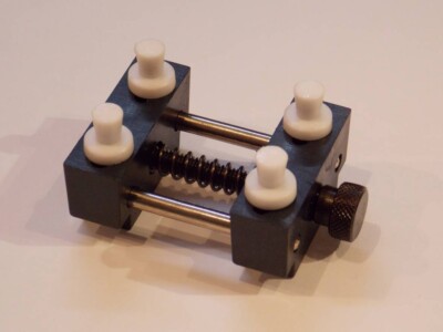 Morsa fermacasse orologi orologiaio regolabile vite tasselli ferma casse  watch