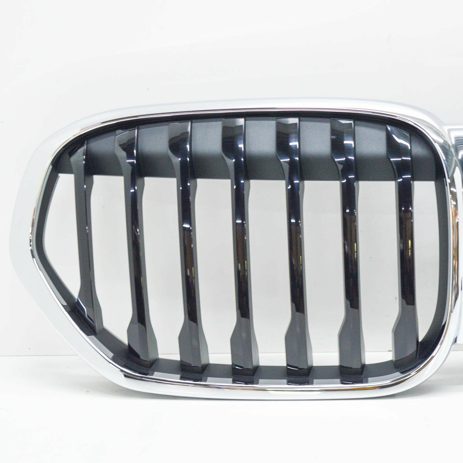 BMW X1 F48 Front Bumper Radiator Grille 8493450 51138493450 NEW  