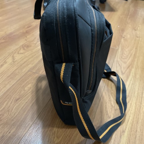 Solo New York Ace Slim Briefcase for 13'' To 15'' Laptop used Lightly with Strap - Picture 15 of 16