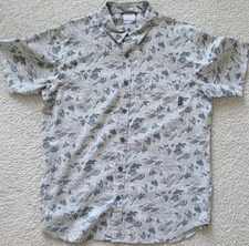 Columbia Sportswear Button Down Allover Print Camp Shirt - Size Medium