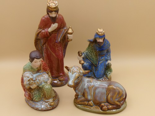 4 Pre-Owned Avon 2011 Nativity Set Figurines 2 Fine, 2 Refurbished (No Boxes)