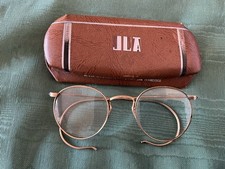 ANTIQUE PAIR of ROUND WIRE RIM EYEGLASSES w METAL CASE wINTIALS JLA 1/10 12k