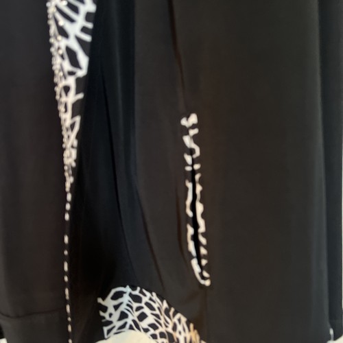 Giacca donna Chicos aperta davanti nera stampa animalier e dettagli borchie taglia 4 119€ - Foto 4 di 5
