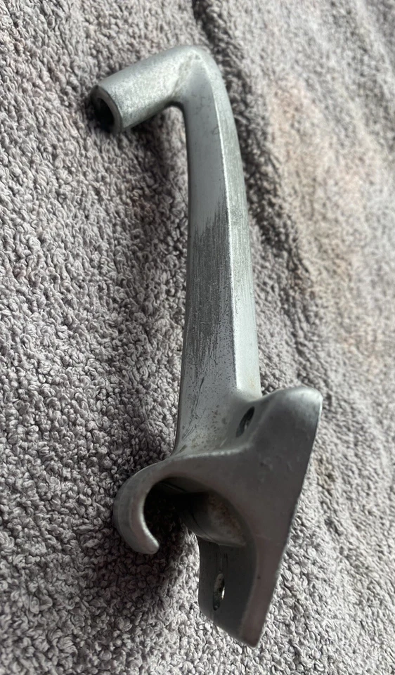 1966 Ford Fairlane fábrica/OEM suporte de espelho traseiro interno C6OB17698A - Imagem 3 de 4