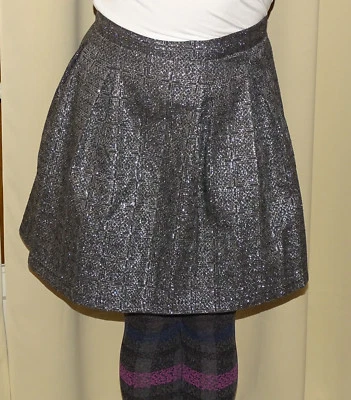 JUPE MORGAN NEUVE AVEC ETIQUETTE - JUPE ARGENTEE TRES BELLE MATIERE TAILLE 38 - Photo 1/4