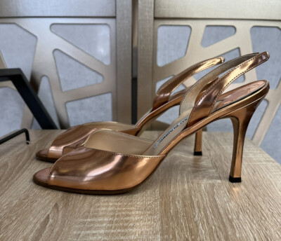 テ*ー様 Manolo Blahnik ベージュハイヒール 37.5 24cm MANOLO BLAHNIK ベージュ ハイヒール ポインテッドトゥ - メルカリ