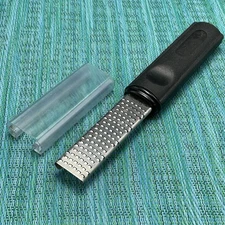 Pampered Chef Microplane Zester Grater w Blade Guard Ergonomic 1107 Compact